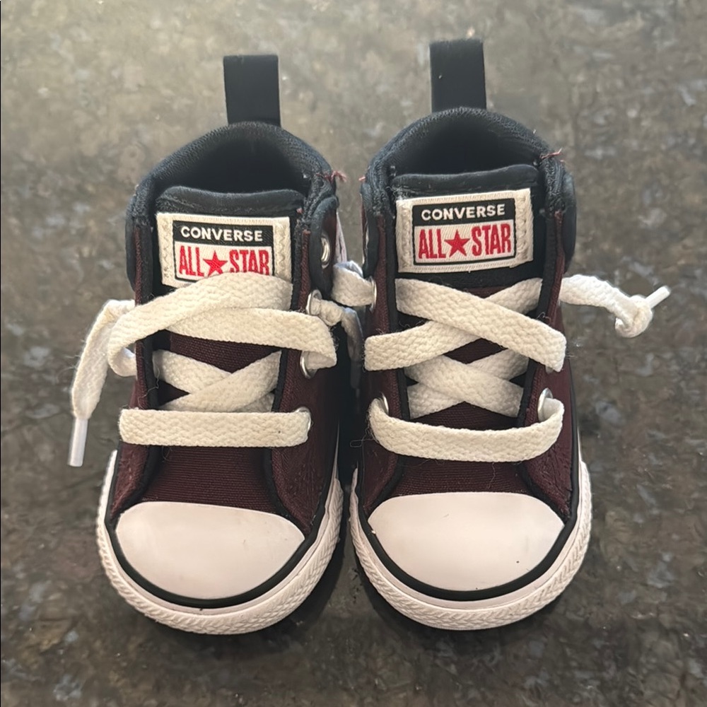 Converse Black and White Sneakers Classic Design